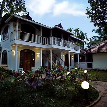 Bamboo Lagoon Backwater Front Resort Alappuzha Exterior photo