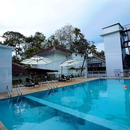 Bamboo Lagoon Backwater Front Resort Alappuzha Exterior photo