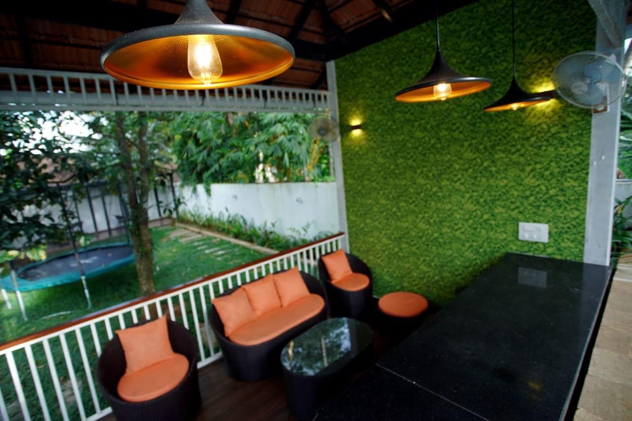Bamboo Lagoon Backwater Front Resort Alappuzha Exterior photo